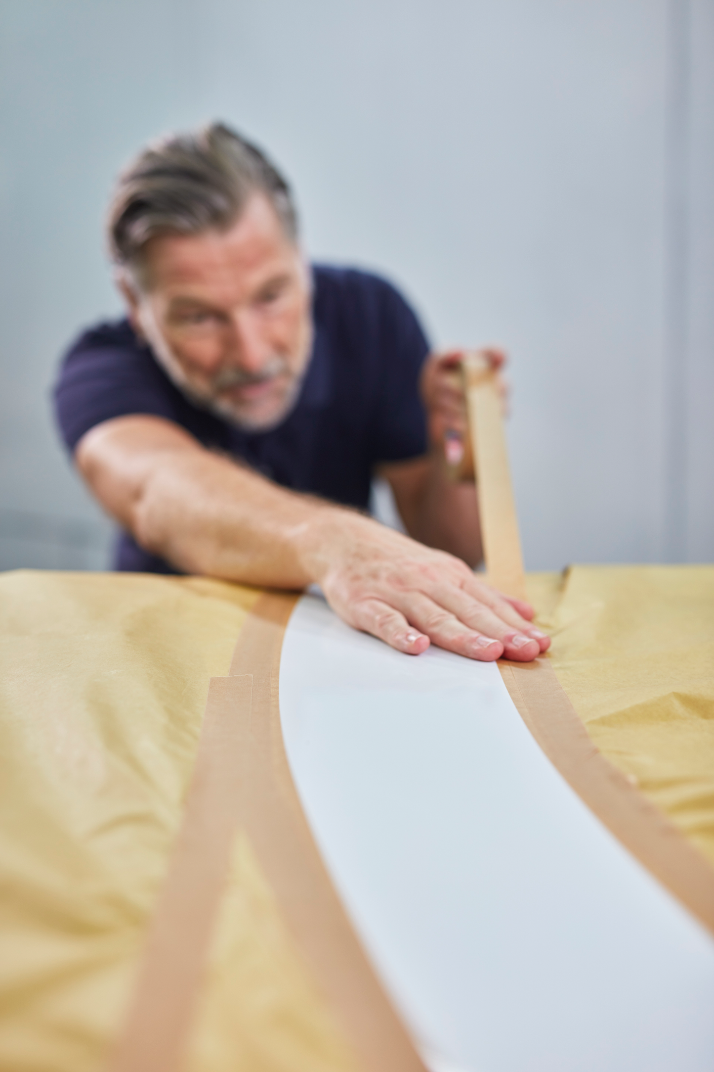 tesa® 4304 High performance paper masking tape up to 163°C/325°F