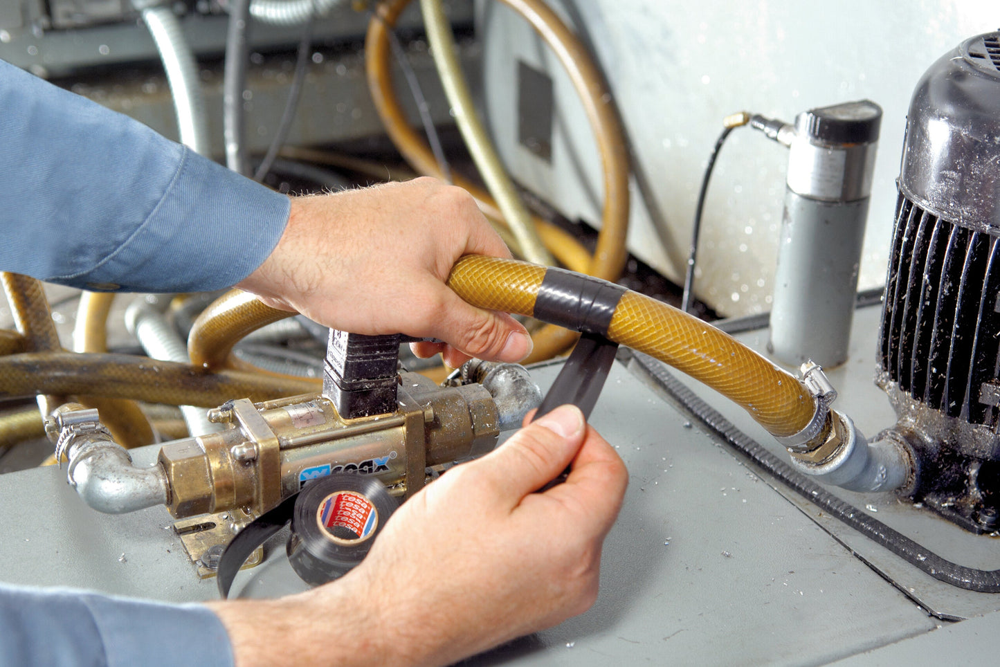 tesa® Professional 4600PRO Self-welding silicon tape for an instant hermetic seal - tesa 04600 ap 038.jpg