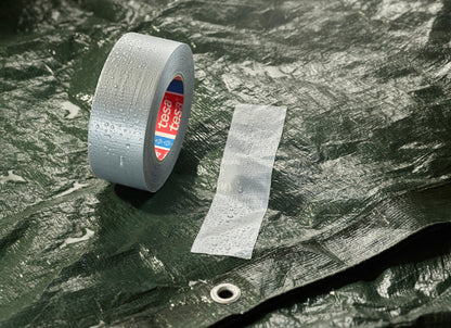 tesa® 60462 Heavy-duty duct tape - 30% recycled share - 60462-duct-silver-water-mood.jpg