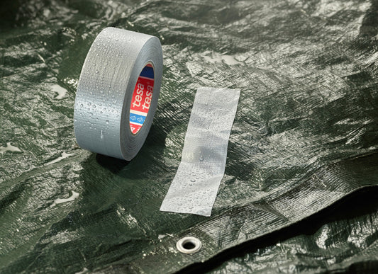 tesa® 60462 Heavy-duty duct tape - 30% recycled share - 60462-duct-silver-water-mood.jpg