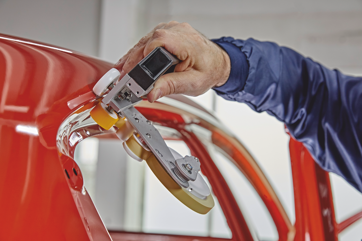 tesa® 7140 Flange masking tape in the automotive industry - automotive masking-025.png