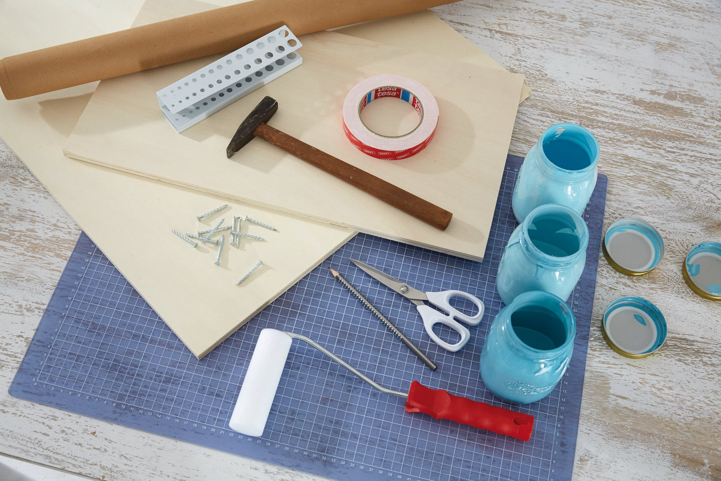 tesa® Powerbond 55791  - powerbond-ultra-strong-tape step 1of13 ap.jpg