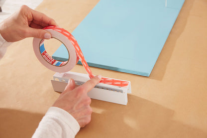 tesa® Powerbond 55791  - powerbond-ultra-strong-tape step 5of13 ap.jpg