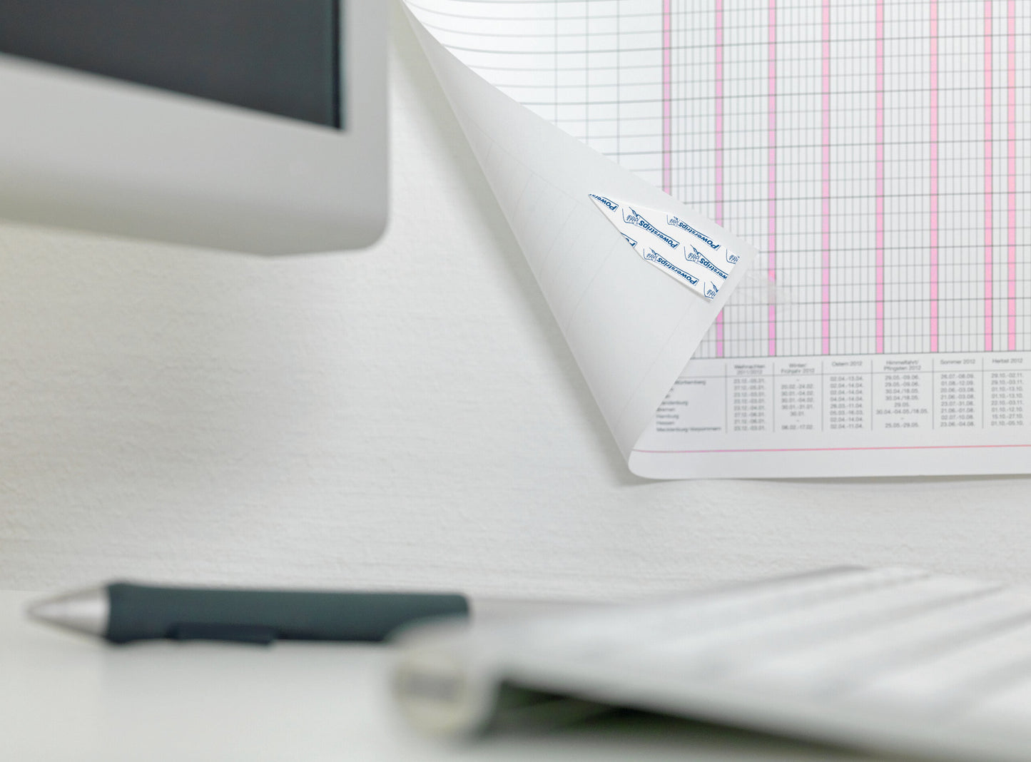 tesa® Powerstrips 58003  - powerstrips-poster mood 002.jpg