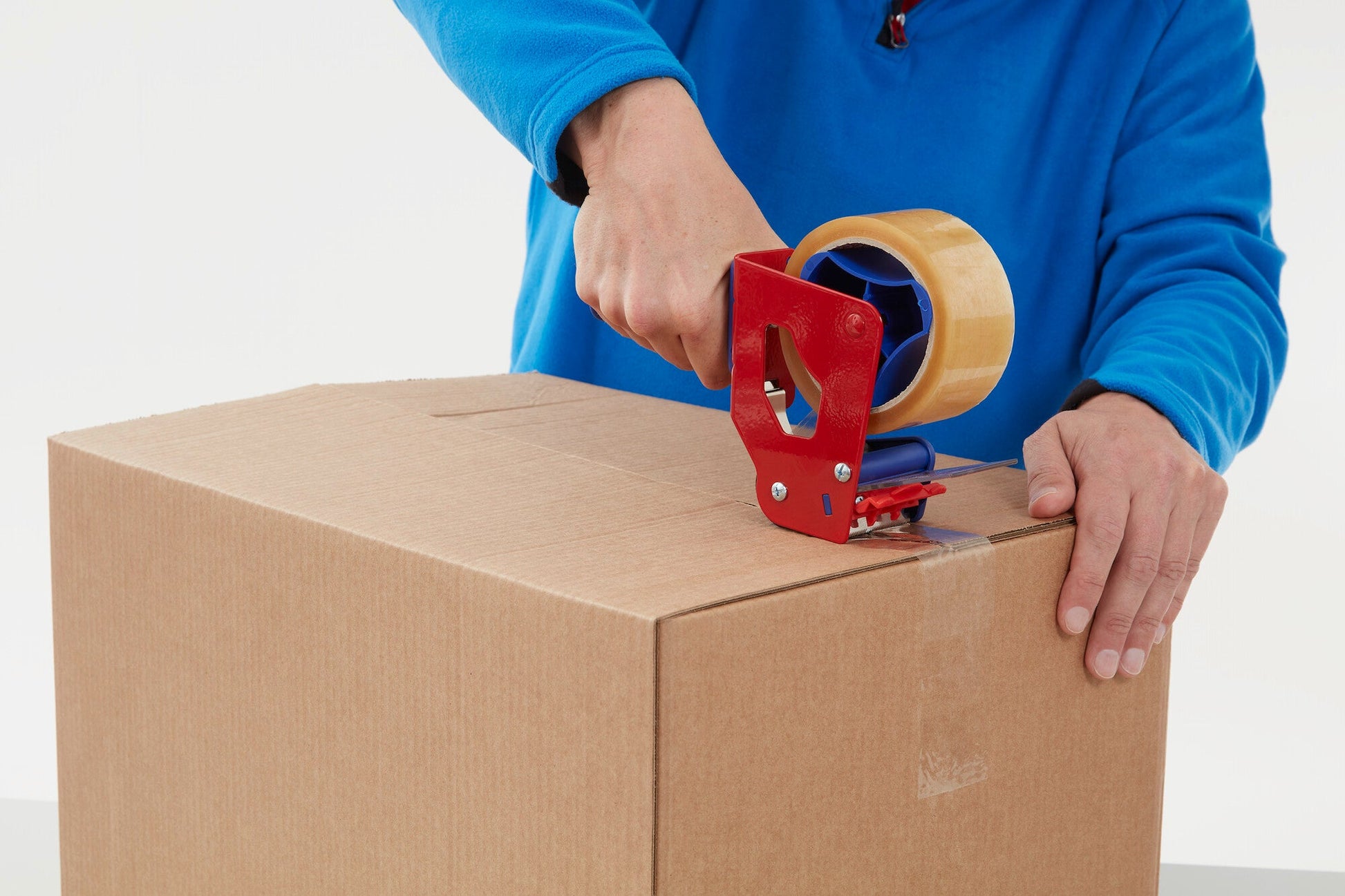 tesa® 4089 tesa® 4089 General Purpose Carton Sealing Tape - tesa-4089-general-purpose-carton-sealing-tape-transparent-step2of6-ap.jpg