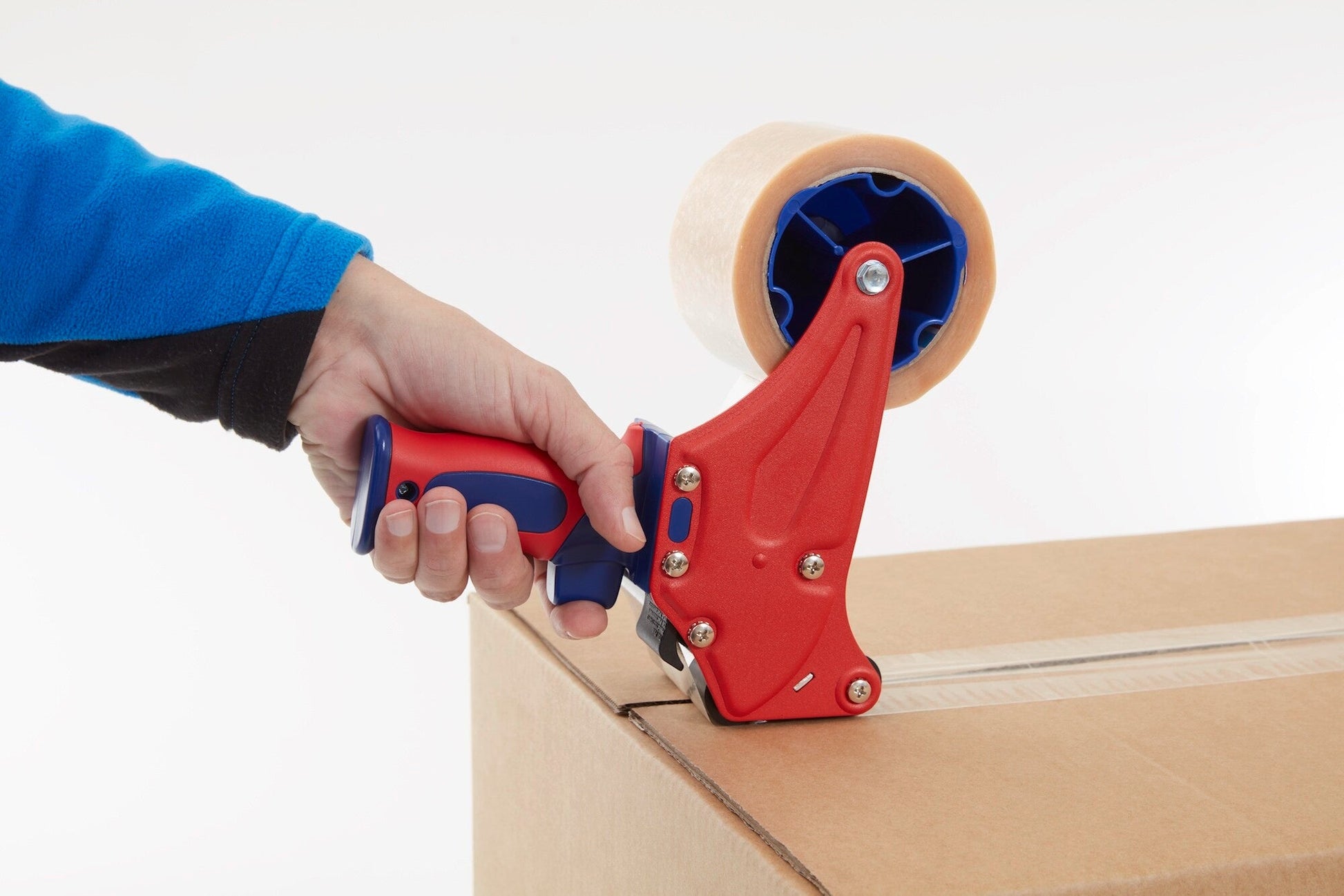 tesa® 6075 Professional packaging hand dispenser - tesa-4124-premium-carton-sealing-tape-transparent-step6of7-ap.jpg