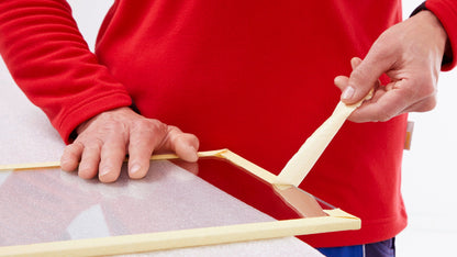 tesa® 4322 Extremely stretchable paper masking tape for paint work and packaging purposes - tesa-4322-paper-masking-tape-for-paintwork-step4of4.jpg