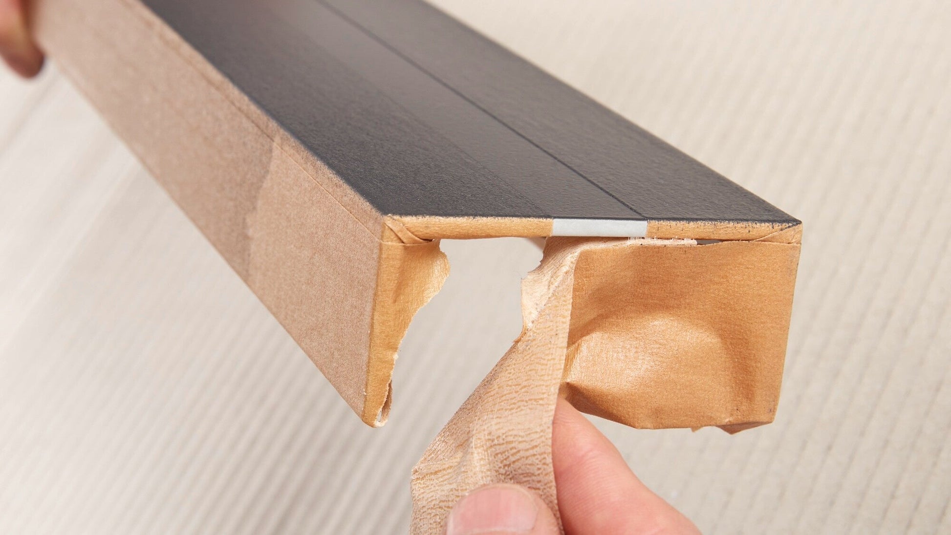 tesa® 4341 High Temperature-resistant Masking Tape for Paint-spraying with Subsequent Oven-drying up to 140 °C - tesa-4341-high-temperature-masking-tape-step3of6-ap.jpg