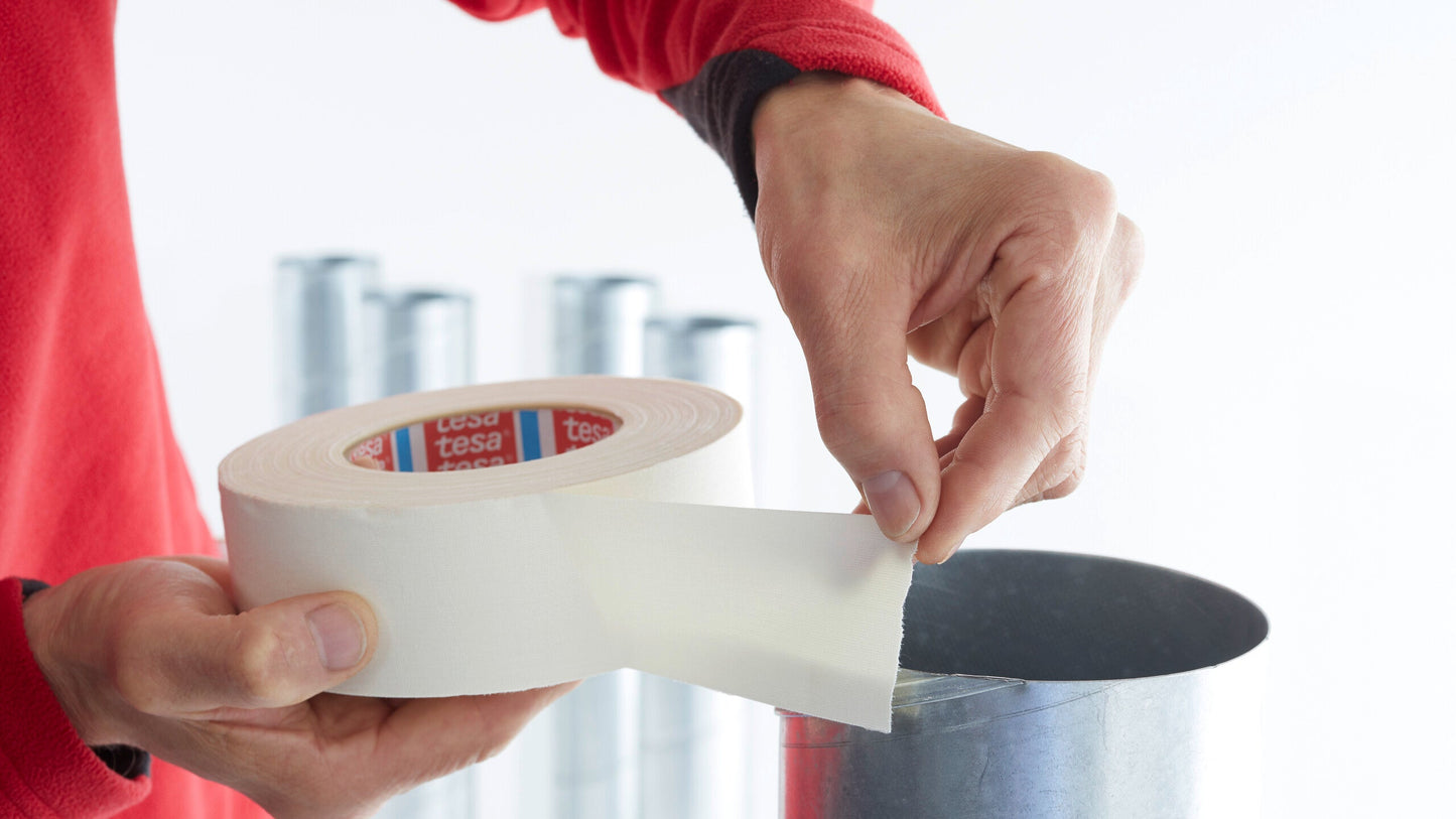 tesa® 4549 300 µm conformable cloth tape - tesa-4549-easy-unwinding-cloth-tape-step1of4.jpg