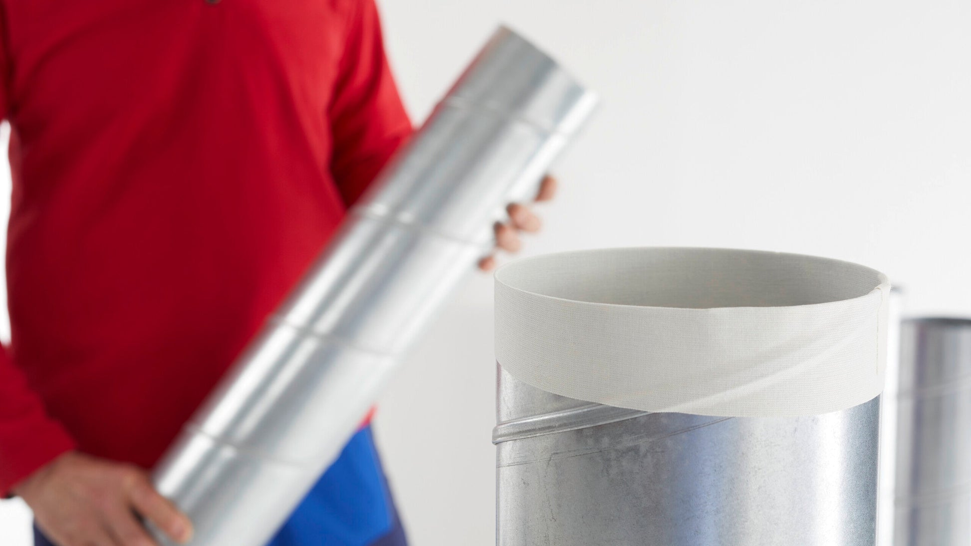 tesa® 4549 300 µm conformable cloth tape - tesa-4549-easy-unwinding-cloth-tape-step4of4.jpg