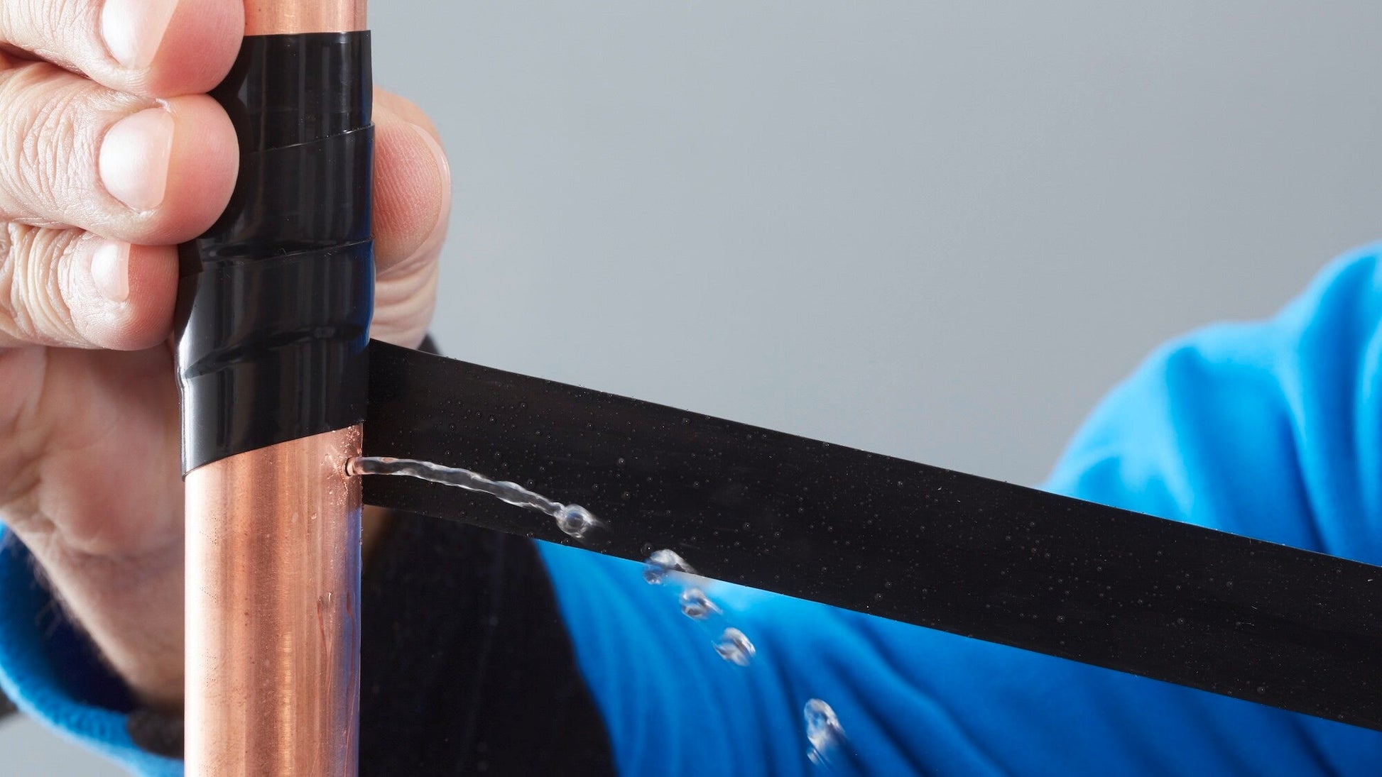 tesa® 4605PRO Self-fusing silicone tape for heavy duty applications - tesa-4600-self-fusing-silicone-tape-for-heavy-duty-applications-step4of6-ap.jpg