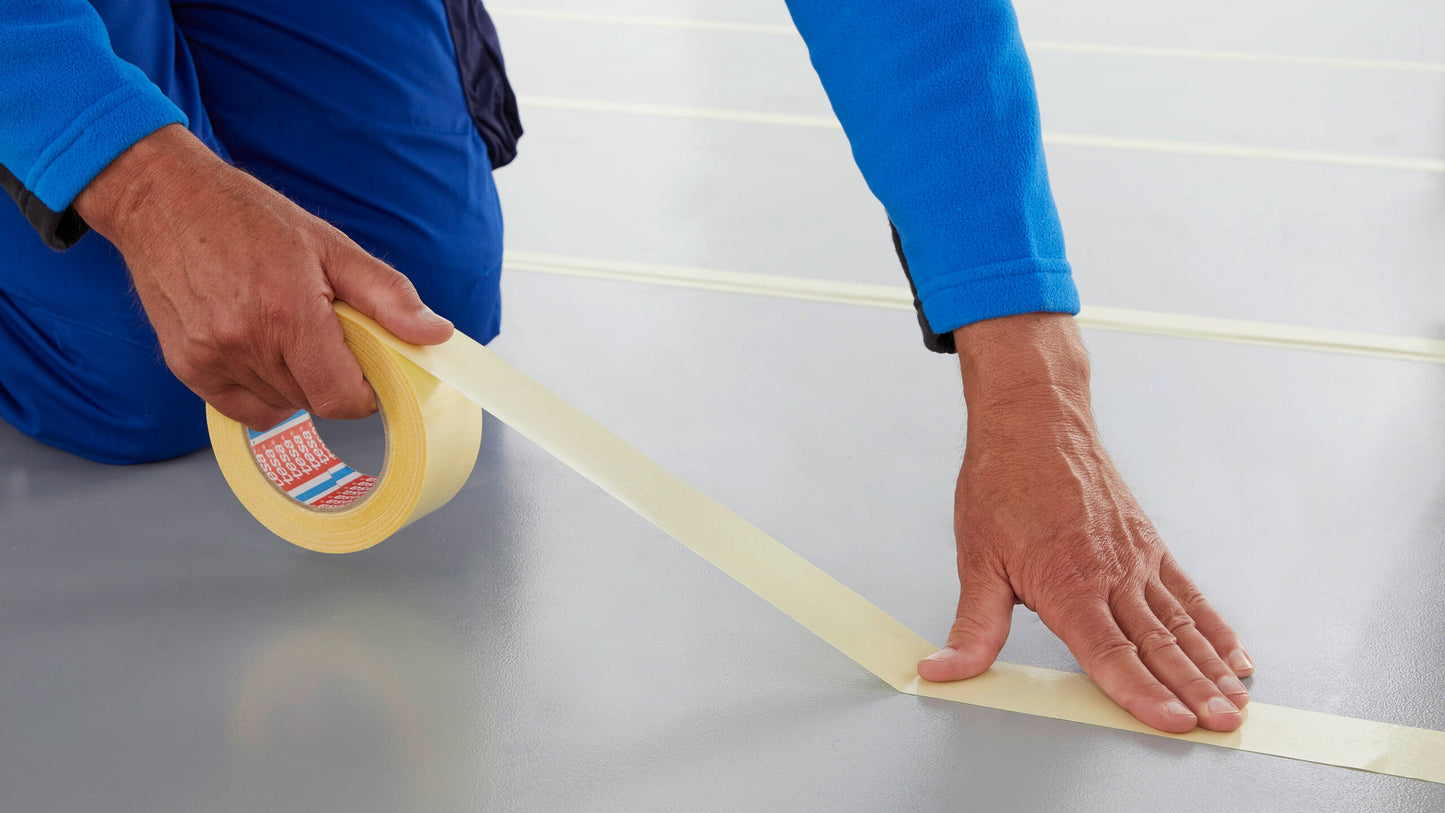 tesa® 4934 tesa® 4934 Double-sided Fabric Tape - tesa-4934-double-sided-fabric-tape-step1of4.jpg