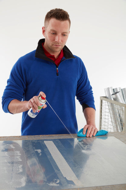 tesa® Professional 60042  - tesa-60042-adhesive-remover-to-easily-eliminate-adhesive-residue-02-ap.jpg