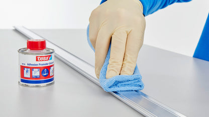 tesa® 60150 Surface treatment to improve adhesion&nbsp;to&nbsp;various substrates - tesa-60150-surface-treatment-to-improve-adhesion-to-various-substrates-step2of3.jpg