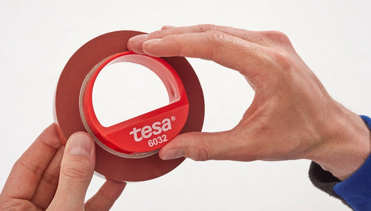 tesa® 6032 tesa® 6032 Industrial Hand Dispenser "Strap-it" - tesa-6032-industrial-hand-dispenser-strap-it-step2of4-ap.jpg