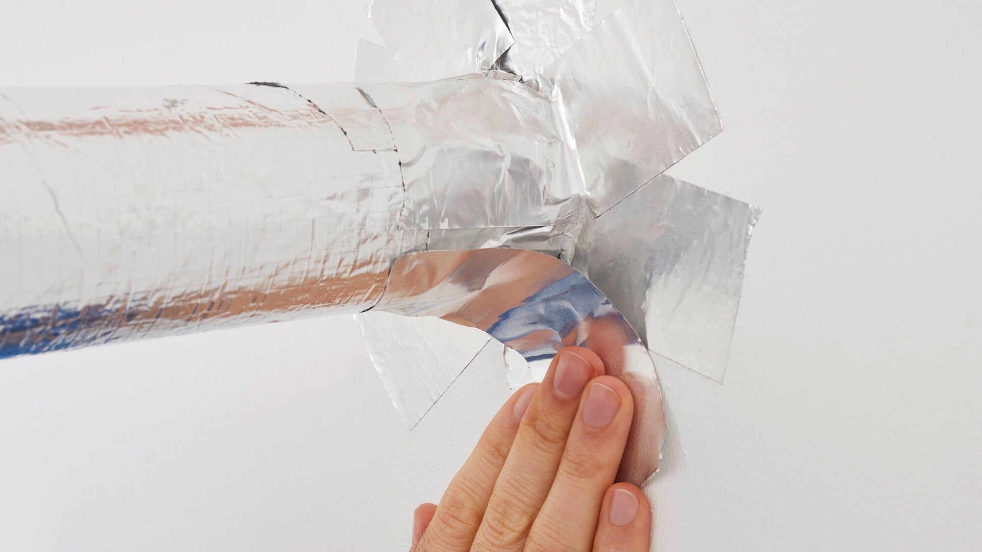 tesa® 60672 Robust aluminum tape with paper liner - 75µ foil - tesa-60632-60652-60672-conformable-aluminum-tape-with-paper-liner-step4of6-ap.jpg