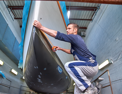 tesa® Bodyguard 50530PV3 Temporary protection tape for freshly painted surfaces - tesa-precision-mask-4342-mask-fixation-3-app.png