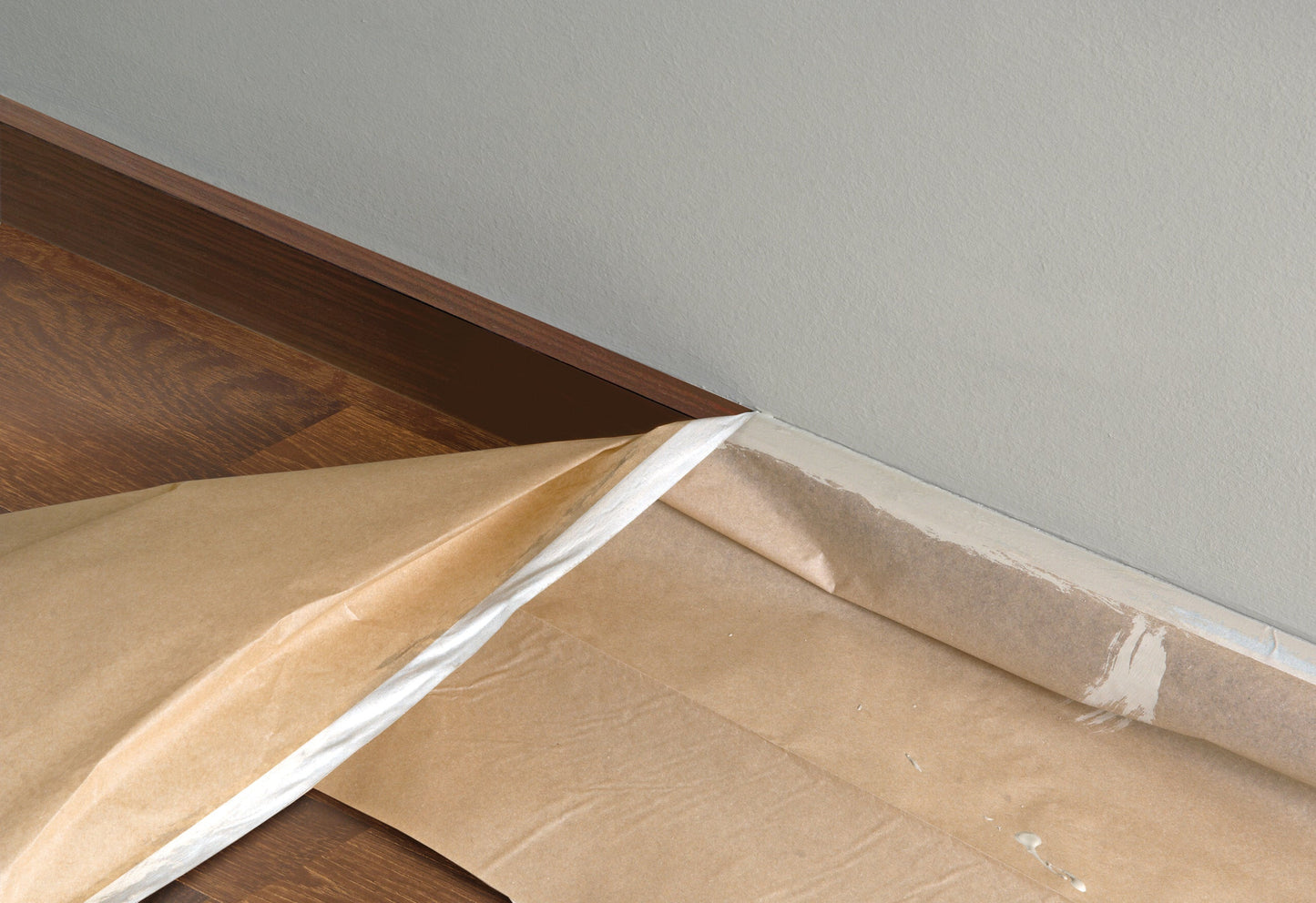 tesa® Professional 4364 2-in-1 solution for masking and covering - tesa 04364 ap 003.jpg