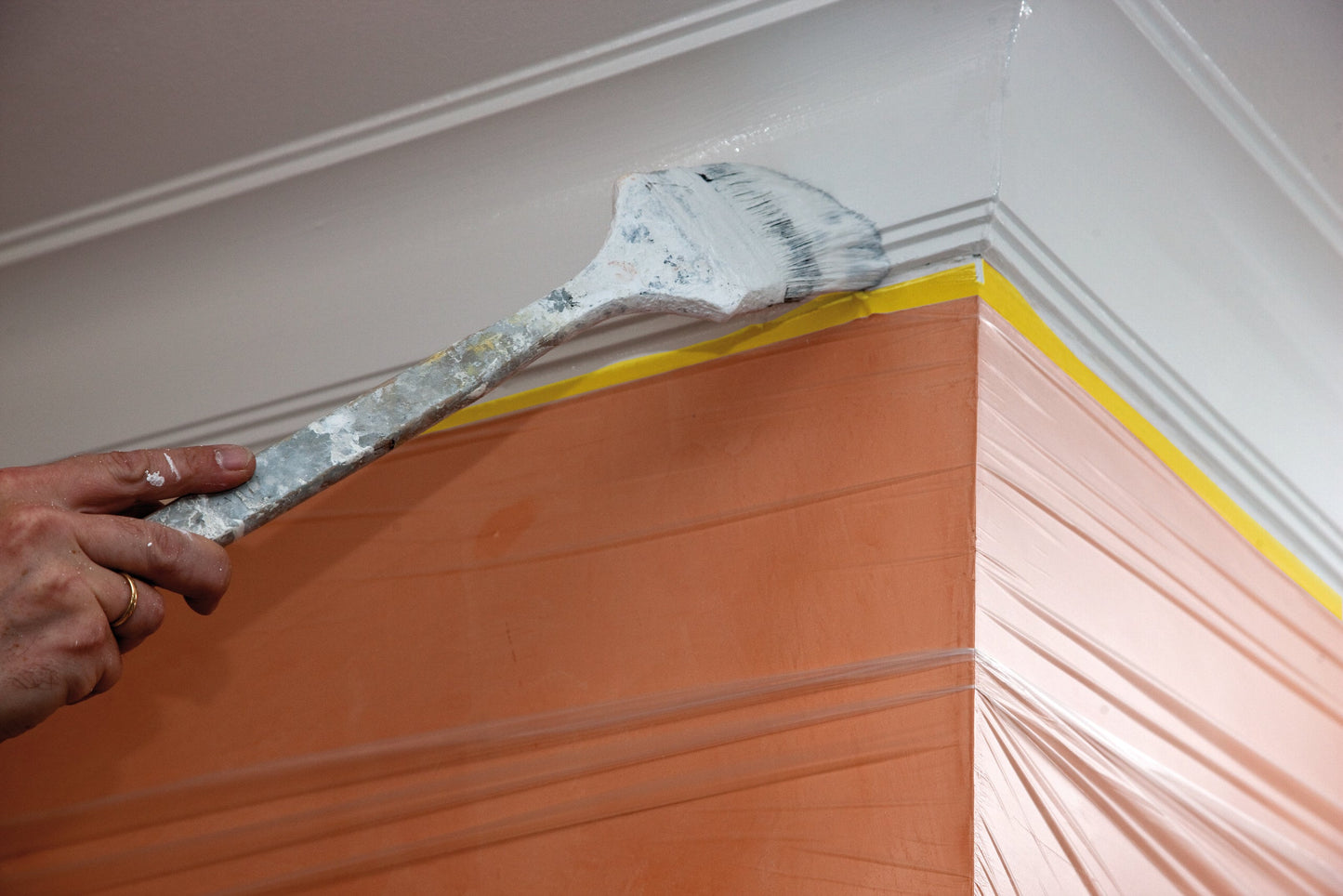 tesa® Professional 4365 2-in-1: Masking film with mask tape for sharp paint edges - tesa 04365 ap 001.jpg