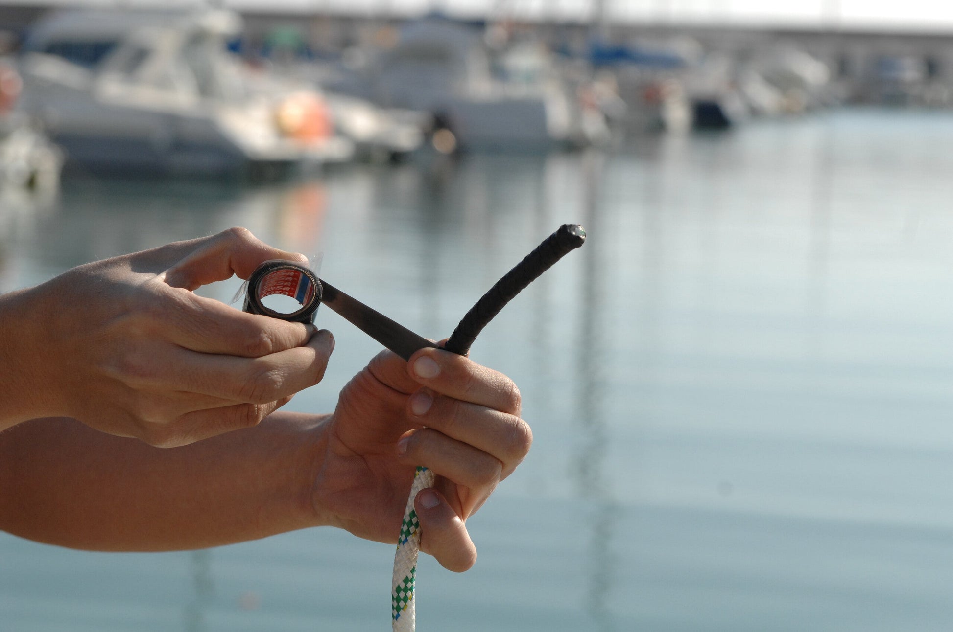 tesa® Professional 4600PRO Self-welding silicon tape for an instant hermetic seal - tesa 04600 ap 022.jpg