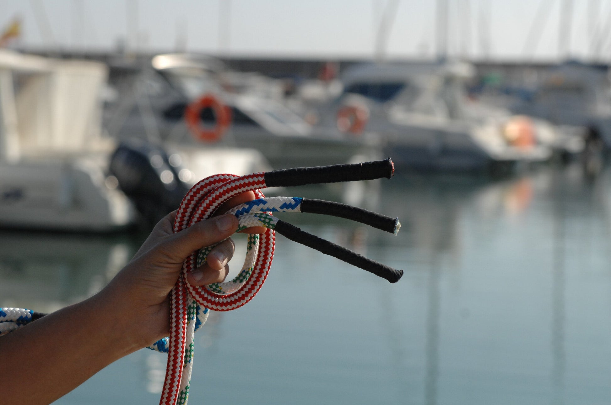 tesa® Professional 4600PRO Self-welding silicon tape for an instant hermetic seal - tesa 04600 ap 023.jpg