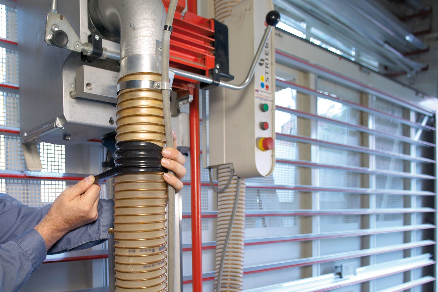 tesa® Professional 4600PRO Self-welding silicon tape for an instant hermetic seal - tesa 04600 ap 064.jpg