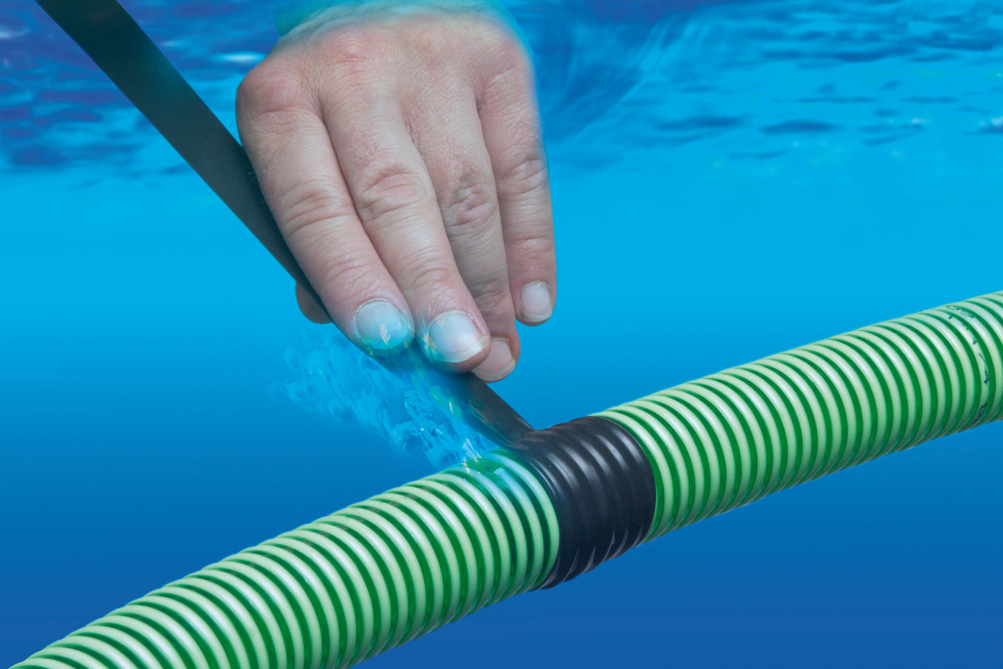 tesa® Professional 4600PRO Self-welding silicon tape for an instant hermetic seal - tesa 04600 ap 111.jpg