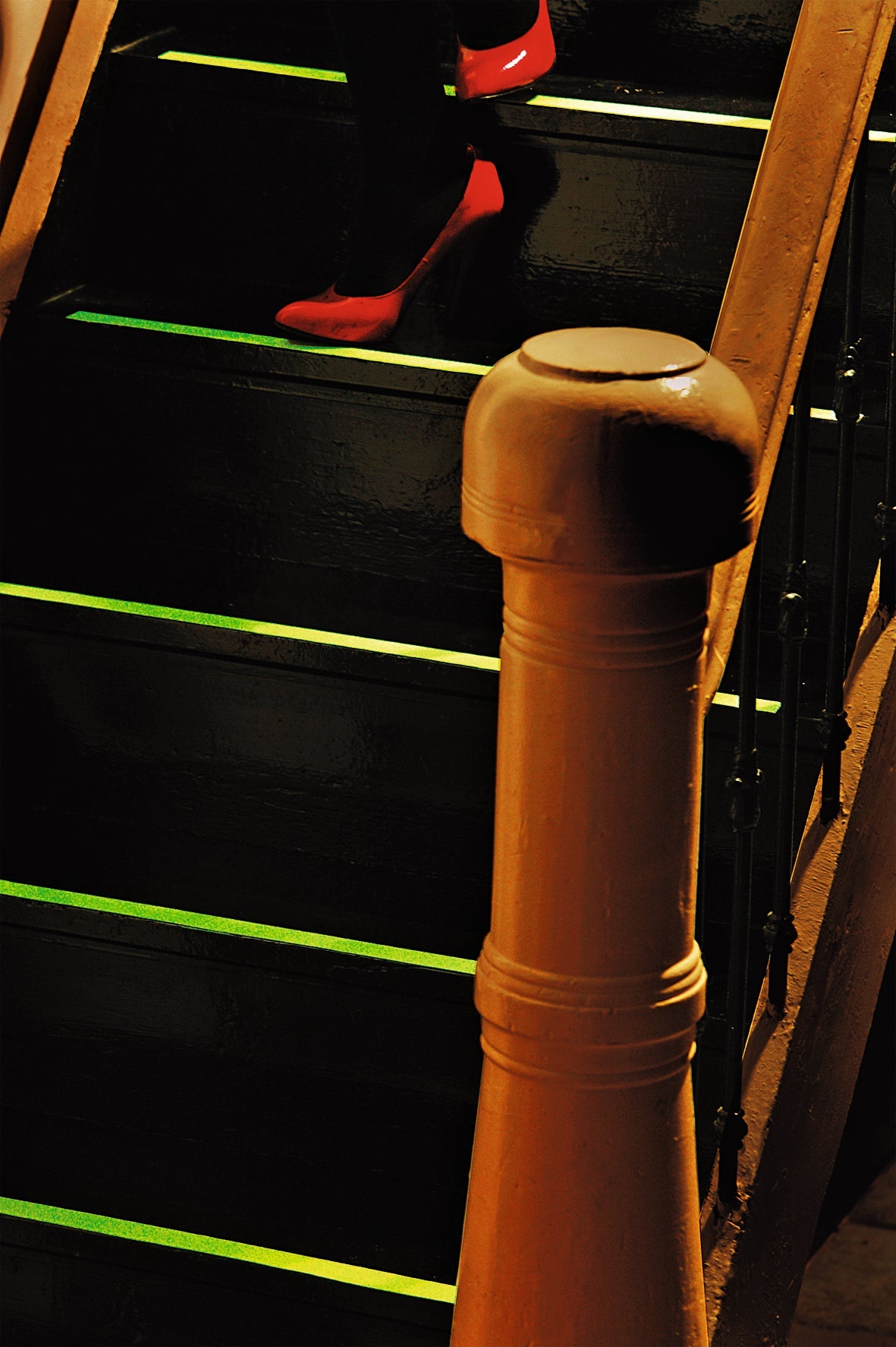 tesa® Professional 60953 Anti-slip tape Glow in the dark - tesa 60953 ap 002.jpg