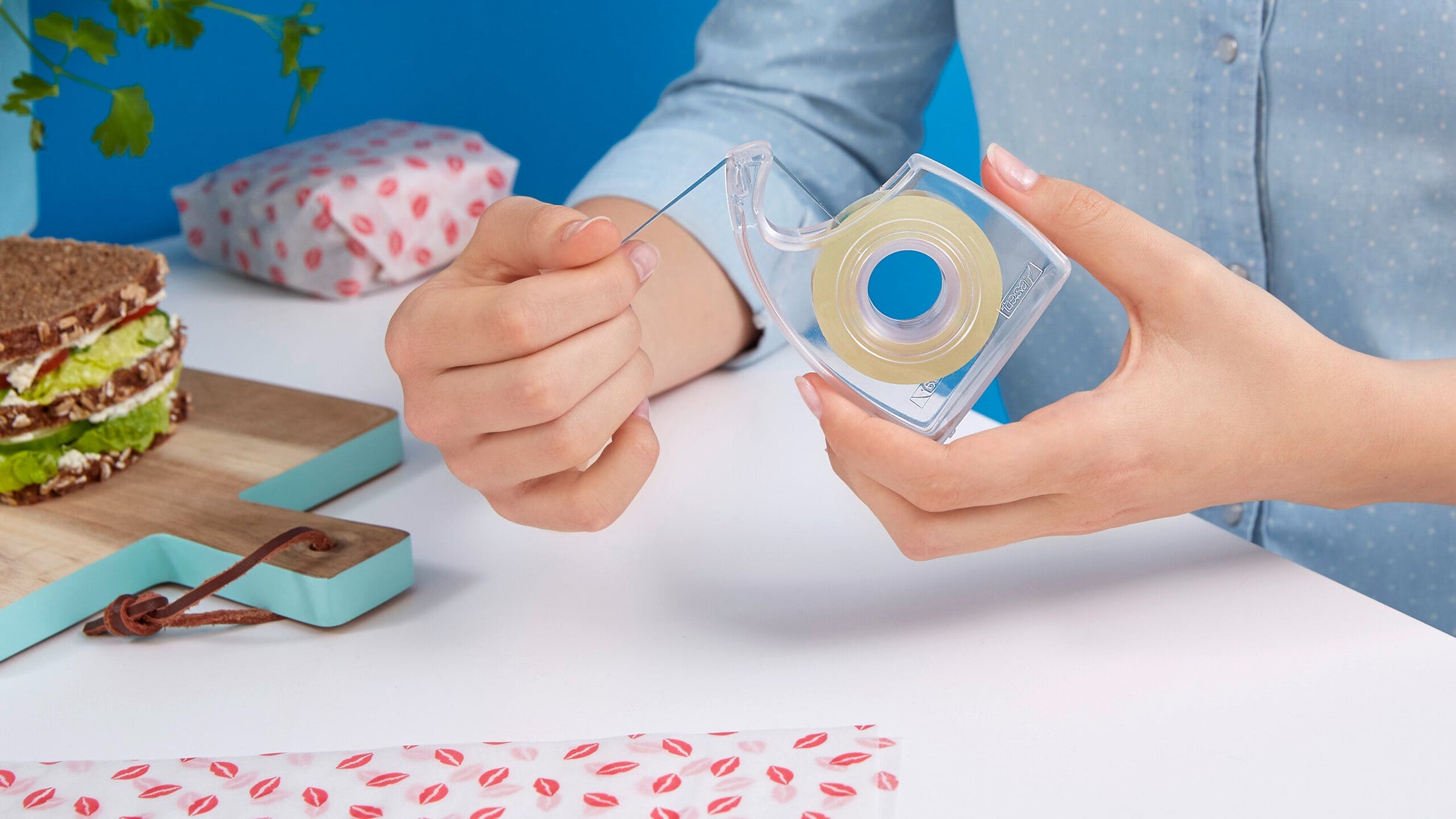 tesa® Easy Cut 57443HD  - tesa easy cut hand dispenser 57446 transparent ap 002.jpg