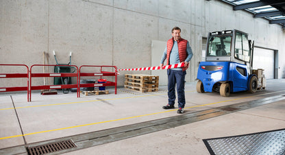 tesa® Professional 65538PRO Anti slip tape - black / yellow - tesa facility mgt safety keyvisual.jpg