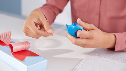 tesafilm® TESAFILM MINI DISPENSER  - tesa mini dispenser blue crystal ap 001.jpg