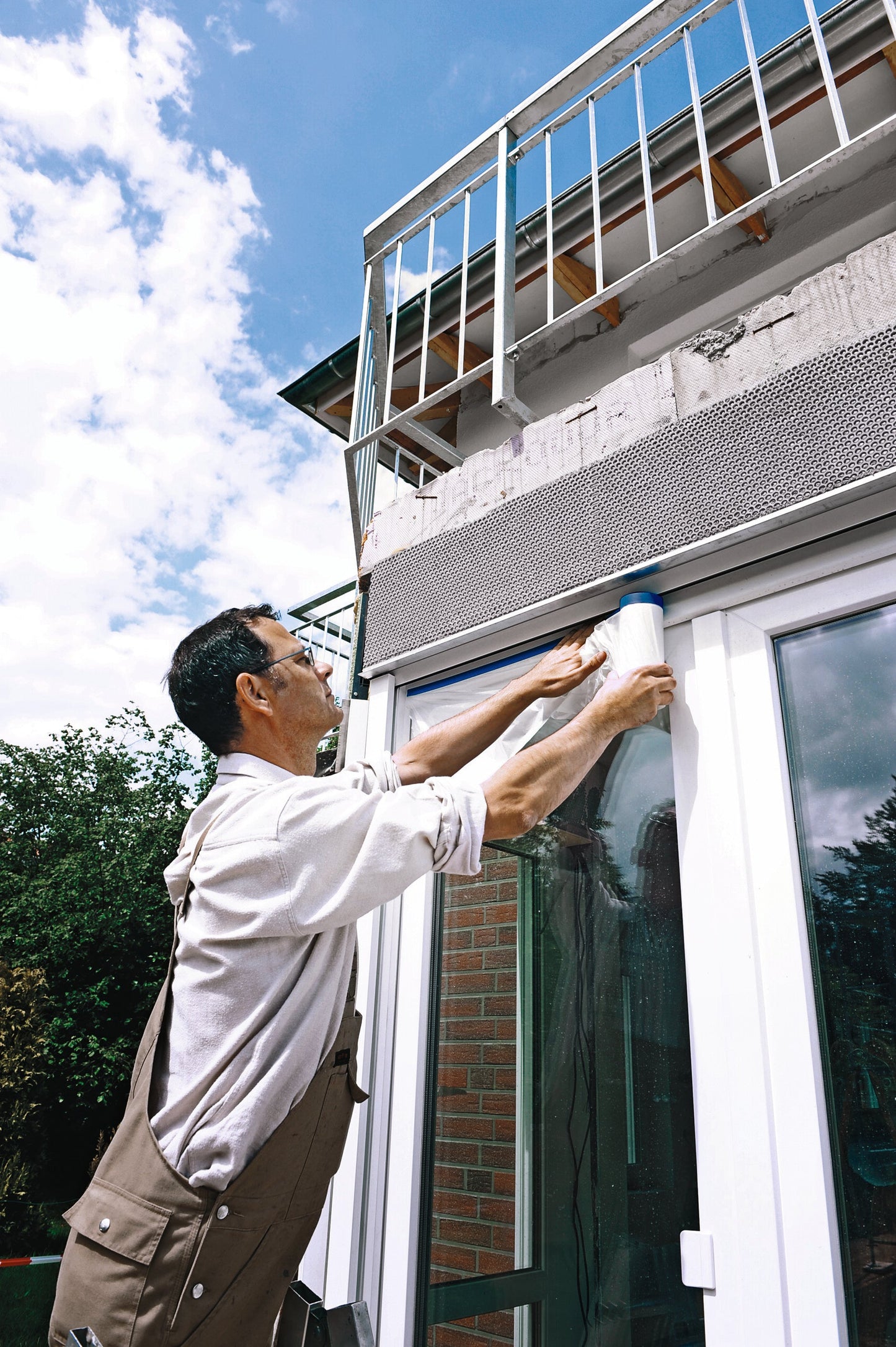 tesa® Professional 4369 Masking film with special outdoor cloth tape - tesa professional easy cover 04369 ap 001.jpg