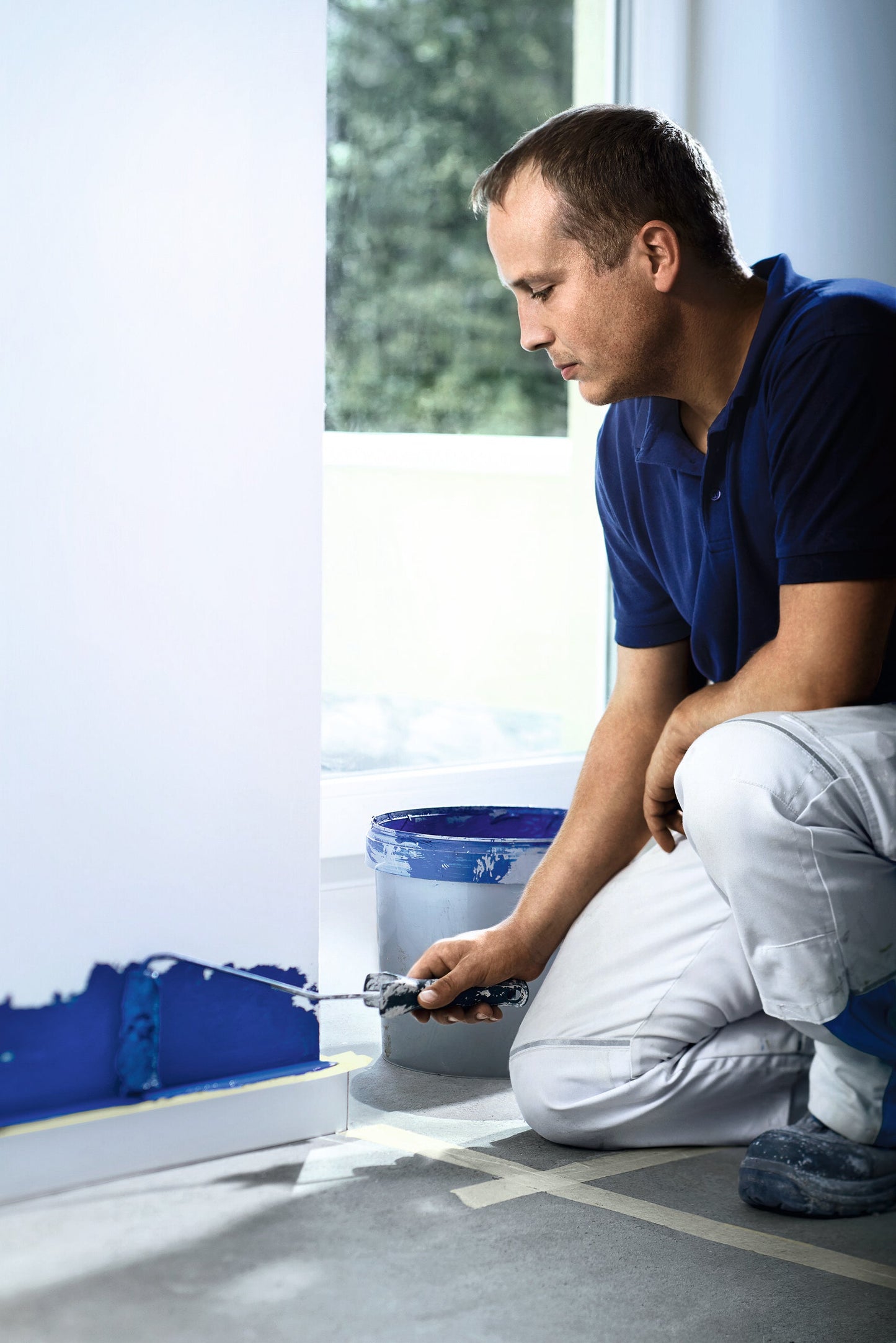 tesa® Professional 4348 tesa® 4348 Flexible Masking Tape for Indoor Painting Applications - tesa professional masking 4348 step 2of2 ap 002.jpg