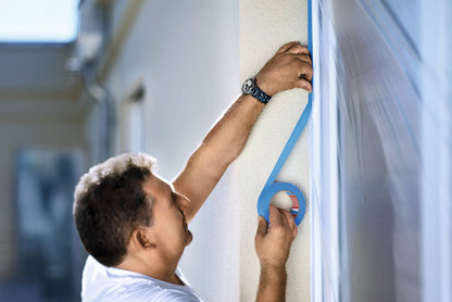 tesa® Professional 4440 Painter's tape for professional paint jobs outdoors - tesa professional masking 4440 step 1of2 ap.jpg